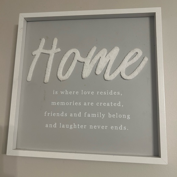 unbranded Other - Gray and White Home Decor Sign 10”